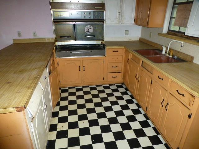 619 N Avenue A Property Photo 21