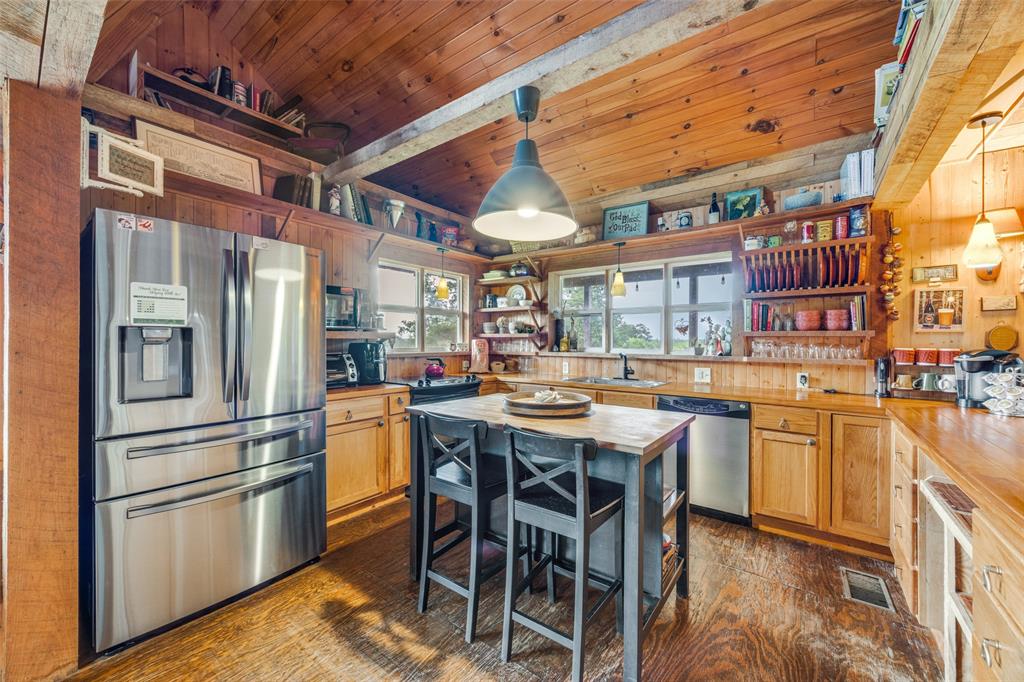757 Private Road 192 Property Photo 6