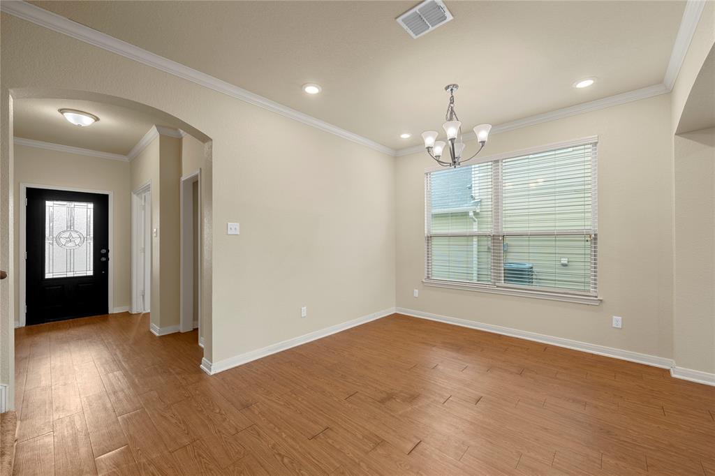 10249 Biltmore Drive Property Photo 5