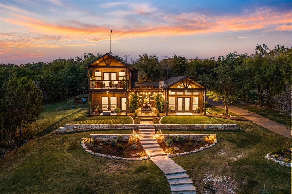 124 Bluffview Circle Property Photo 2