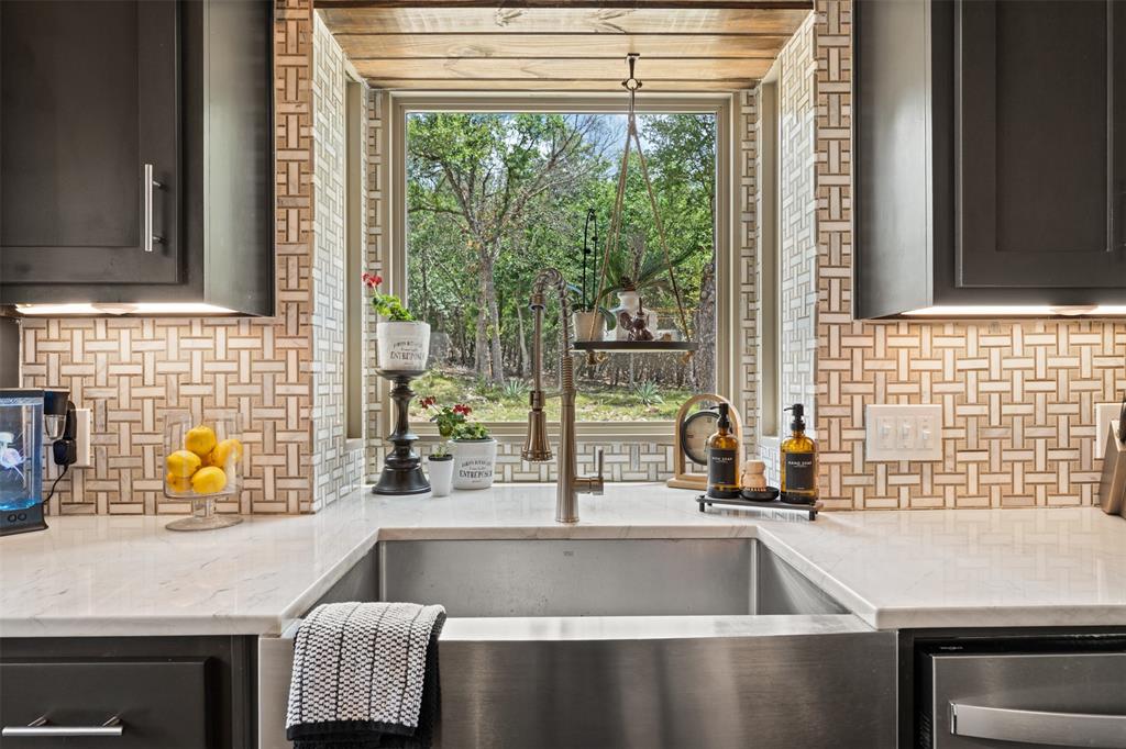 124 Bluffview Circle Property Photo 10