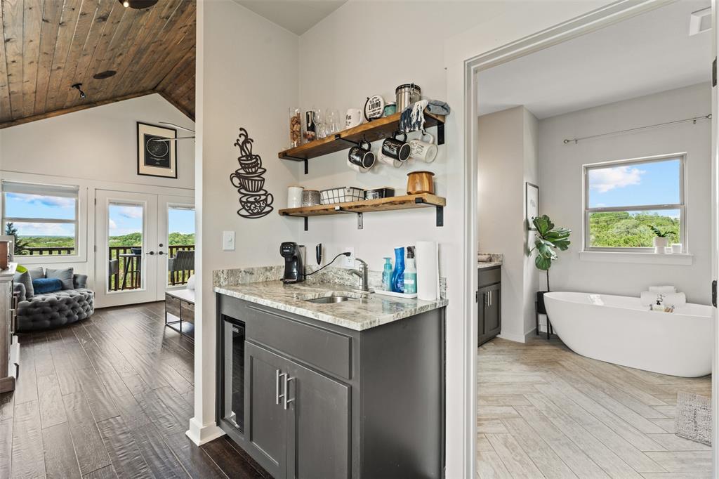 124 Bluffview Circle Property Photo 17