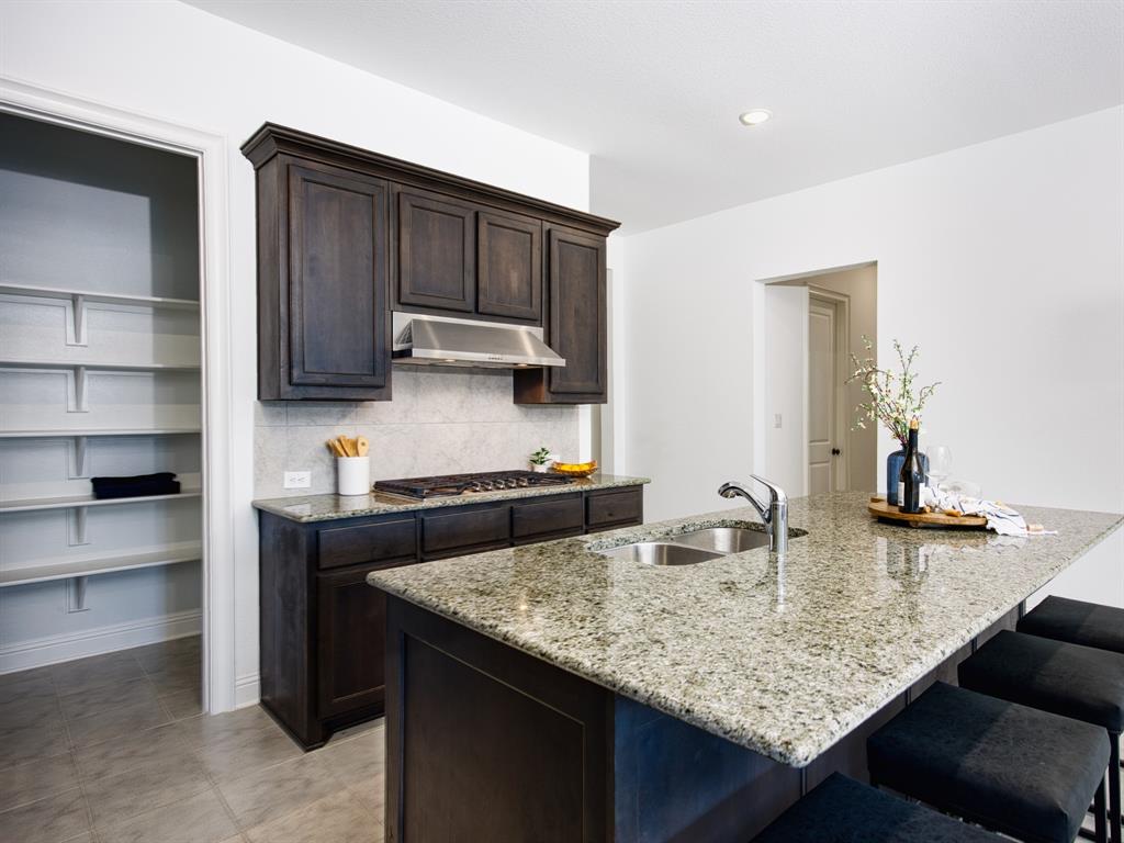 2044 Montgomery Lane Property Photo 10