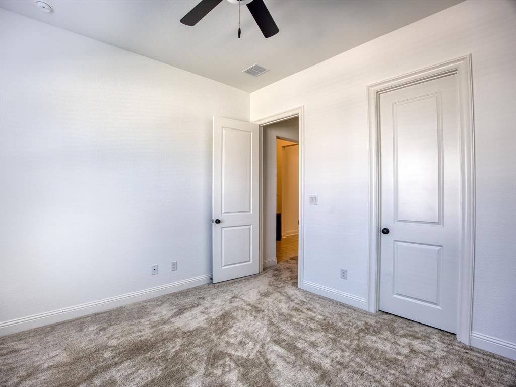 2044 Montgomery Lane Property Photo 19
