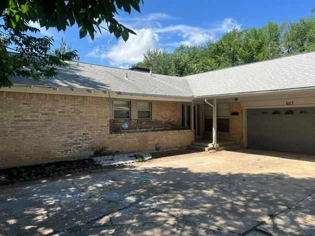 627 Kingston Drive Property Photo 1