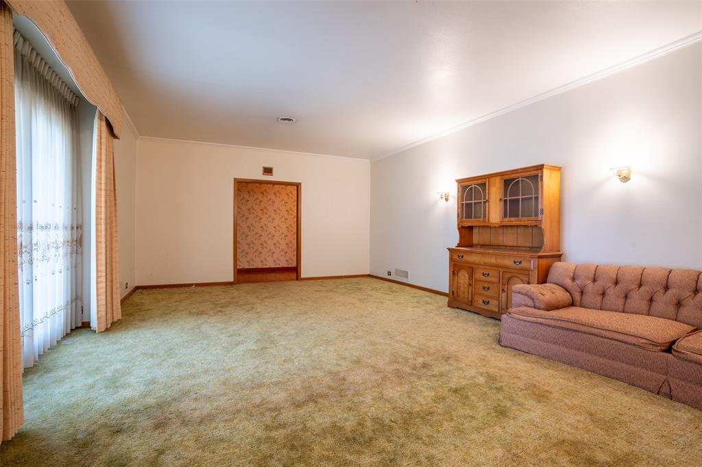 908 W Barnes Avenue Property Photo 10