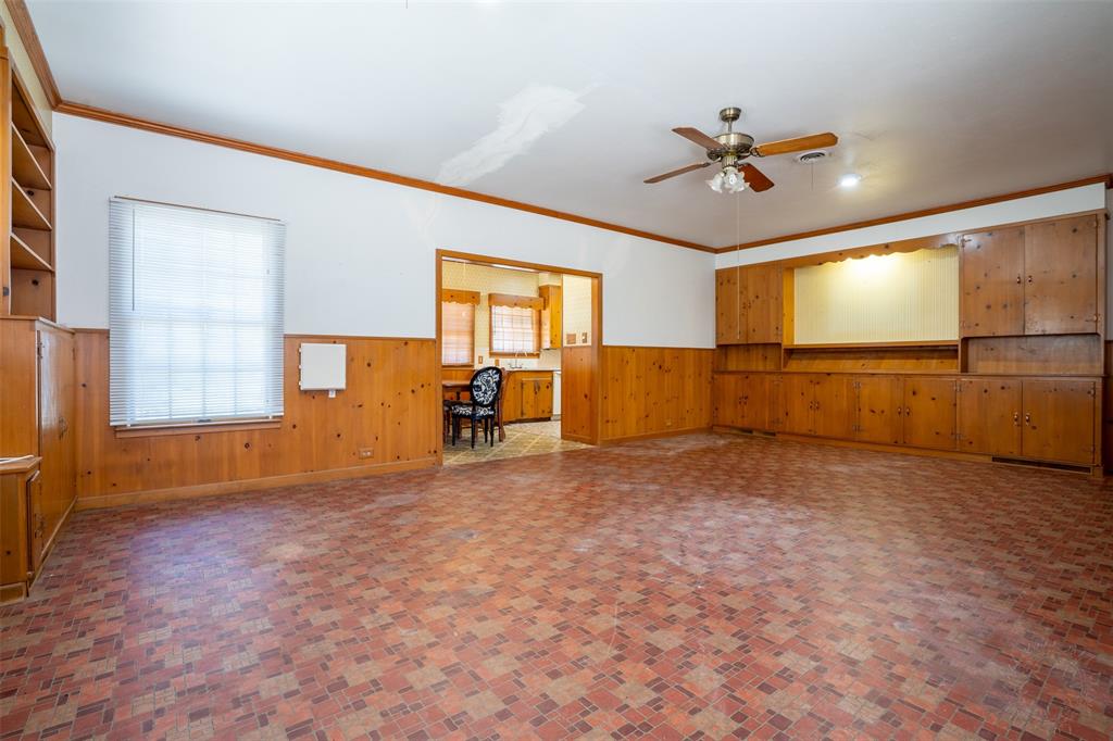 908 W Barnes Avenue Property Photo 15