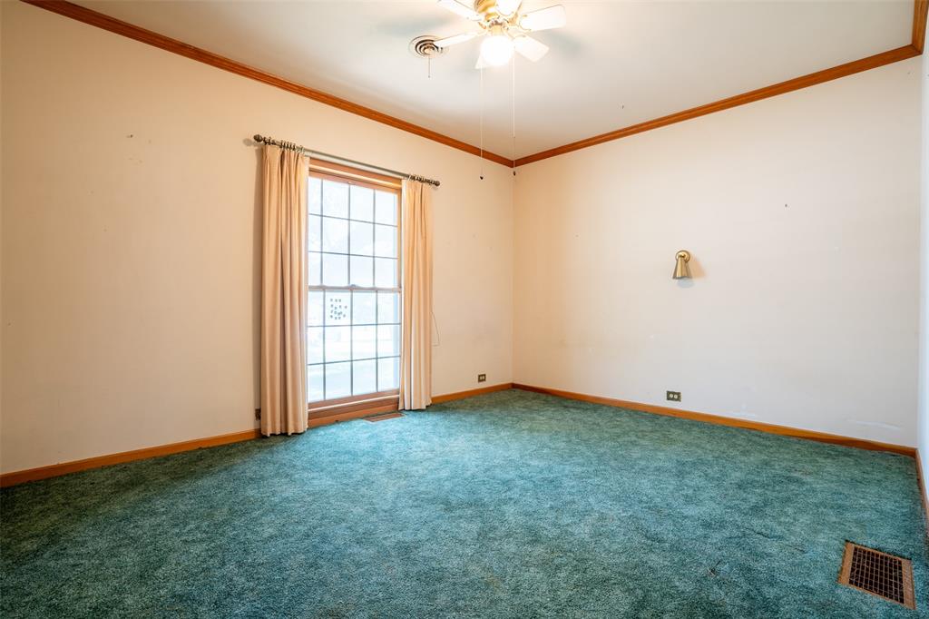 908 W Barnes Avenue Property Photo 18