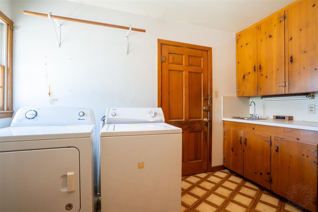 908 W Barnes Avenue Property Photo 28