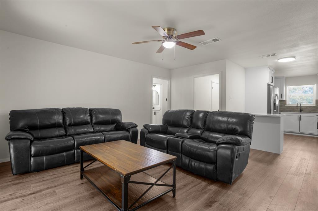 1820 Emery Street Property Photo 4