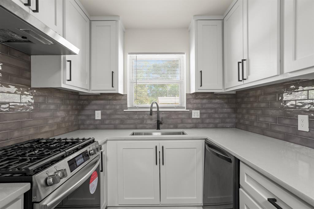 1820 Emery Street Property Photo 10