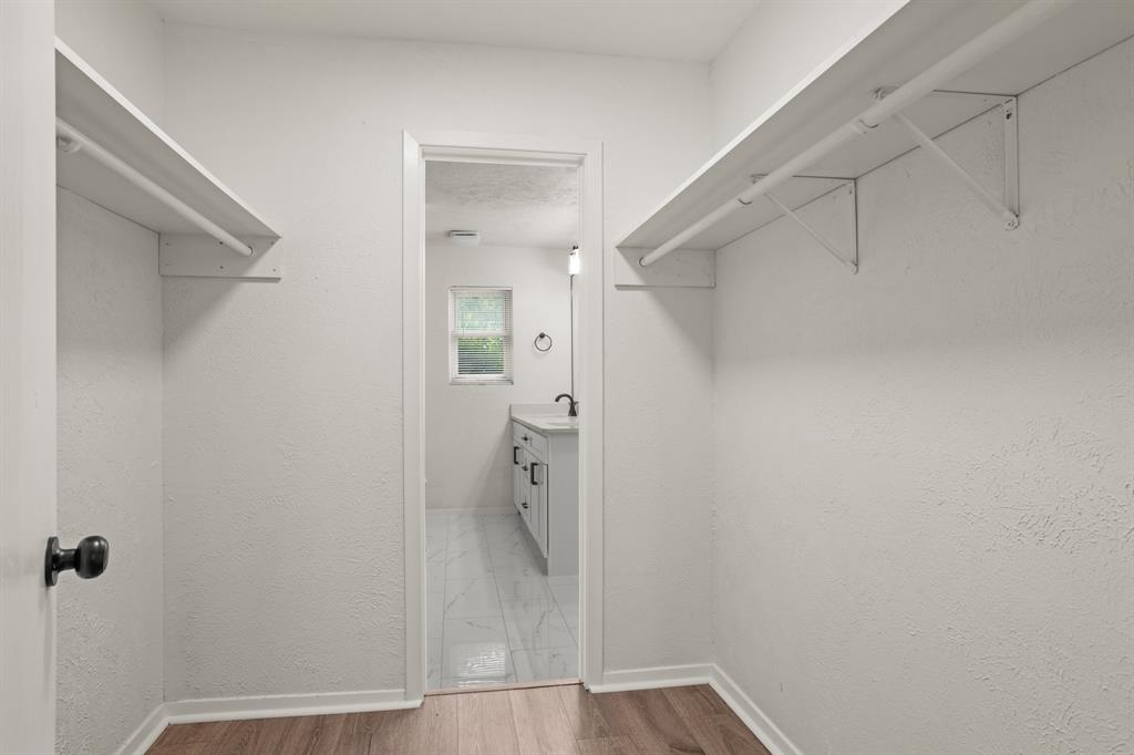 1820 Emery Street Property Photo 16