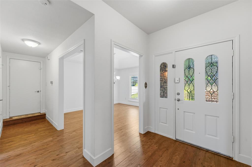 1404 Creekford Drive Property Photo 4