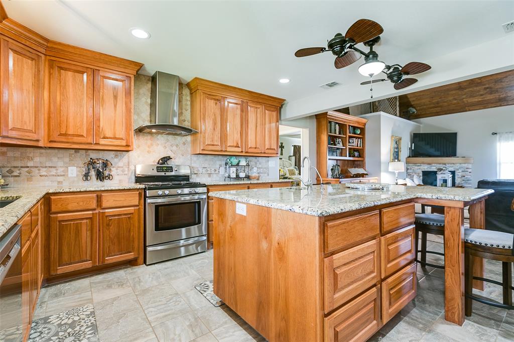 16967 Cr 290 Property Photo 6
