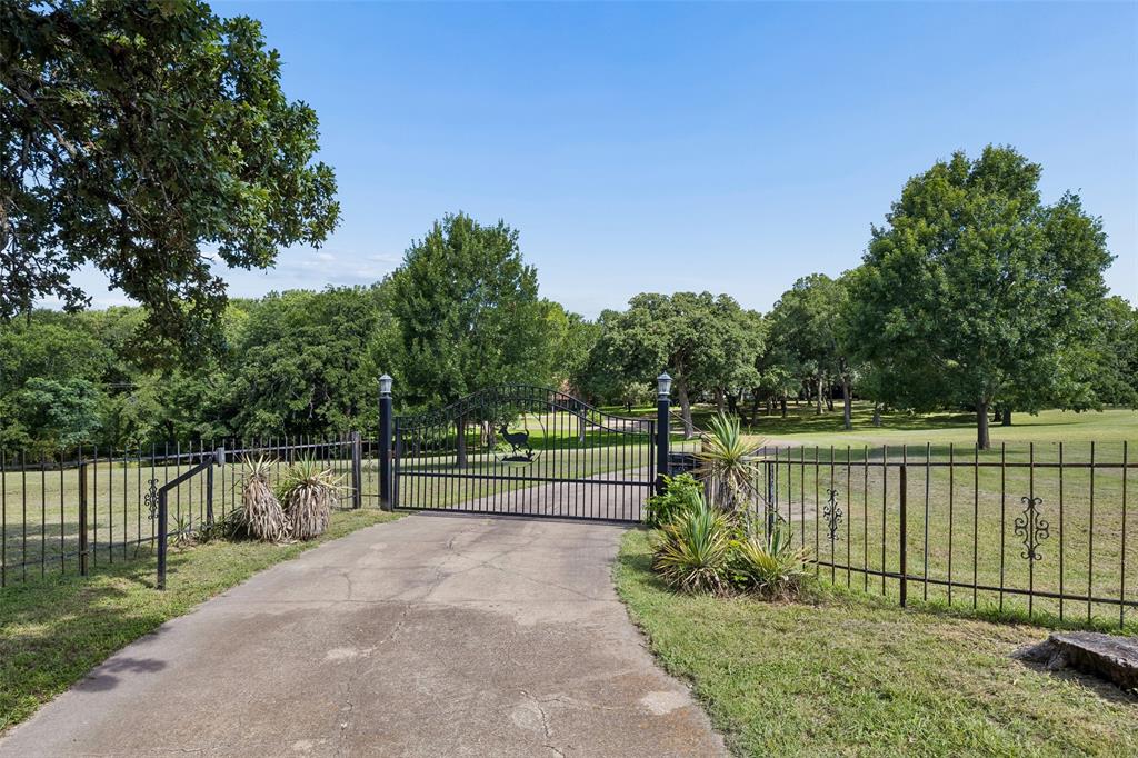 510 W Malloy Bridge Road Property Photo 1