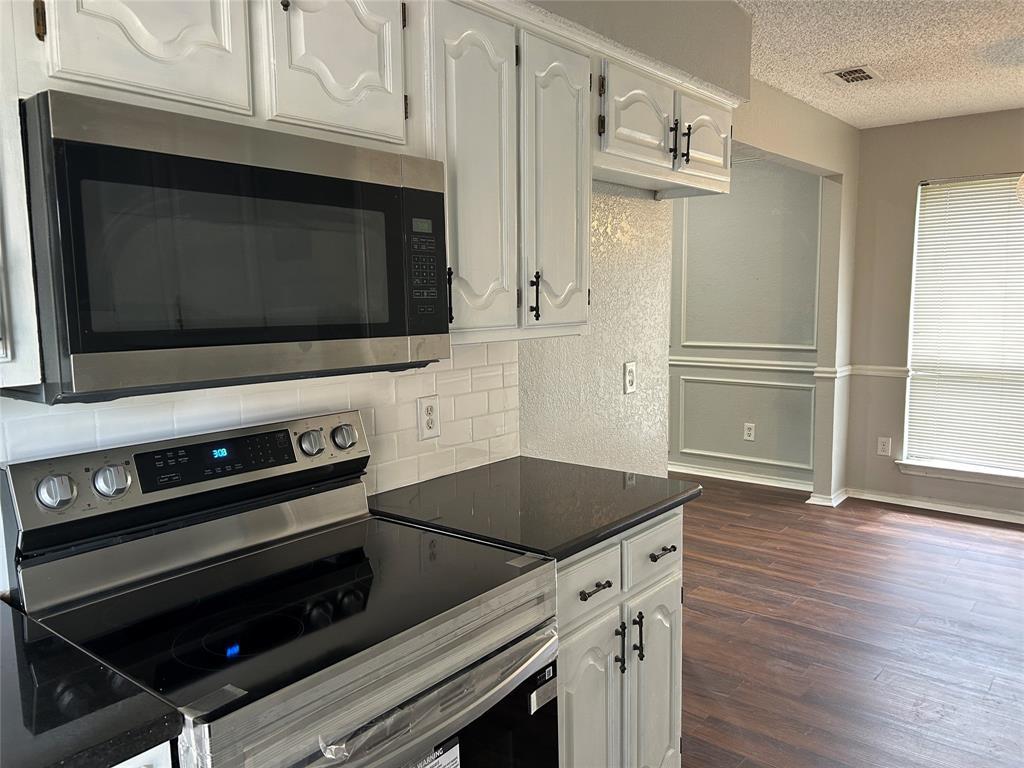 3125 Tina Street Property Photo 8