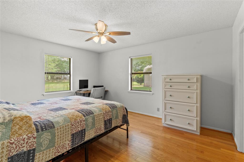 110 N Avenue D Property Photo 6