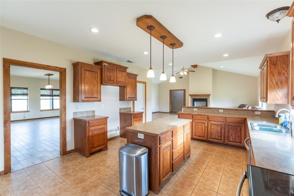 523 S Hays Road Property Photo 14