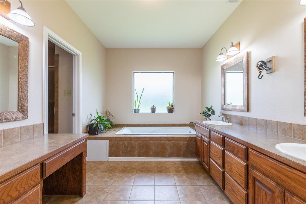 523 S Hays Road Property Photo 26