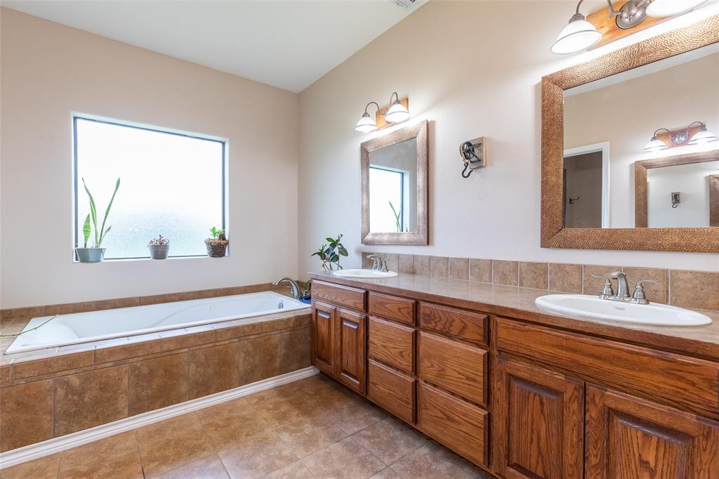 523 S Hays Road Property Photo 27