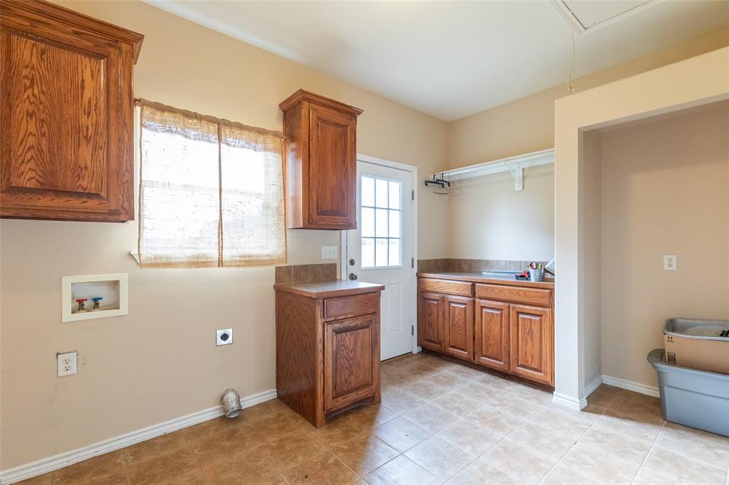 523 S Hays Road Property Photo 34