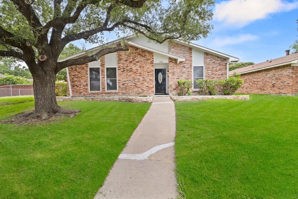 3709 Red Oak Drive Property Photo 1