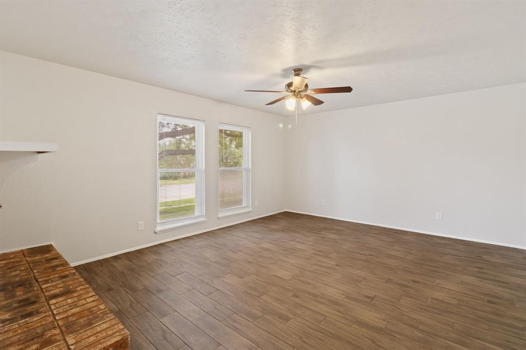 3709 Red Oak Drive Property Photo 7
