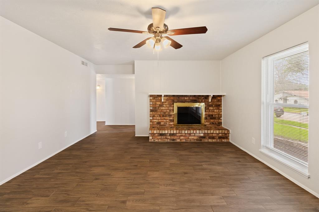 3709 Red Oak Drive Property Photo 8