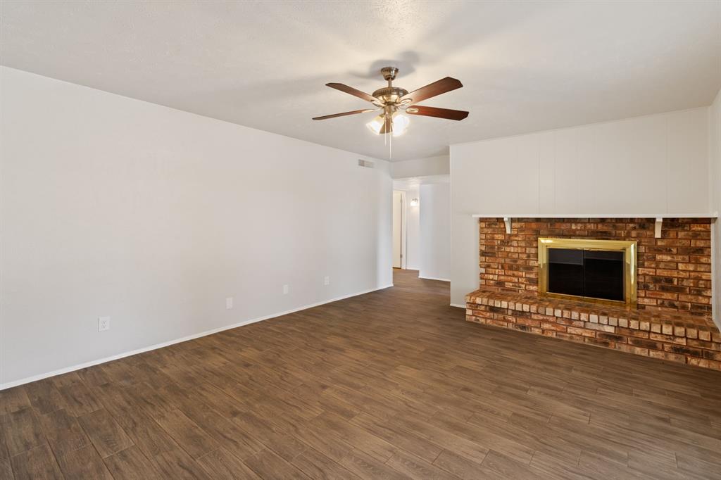 3709 Red Oak Drive Property Photo 9