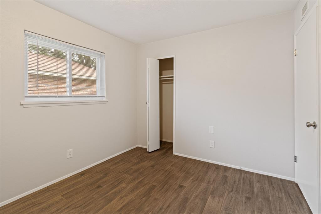 3709 Red Oak Drive Property Photo 11
