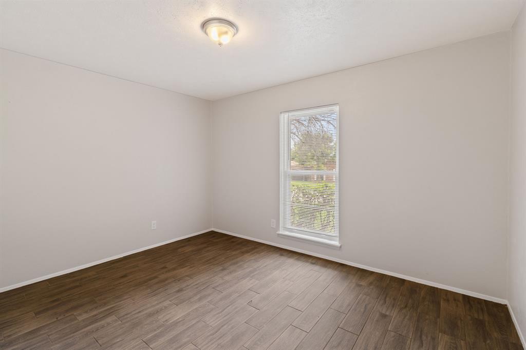 3709 Red Oak Drive Property Photo 14