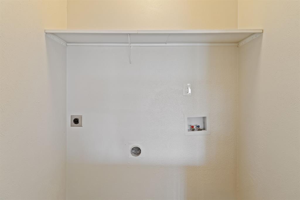 3709 Red Oak Drive Property Photo 24