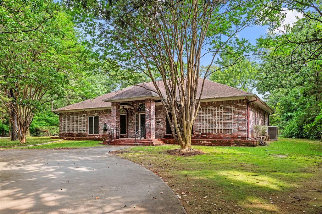 605 County Road 2310 Property Photo 2