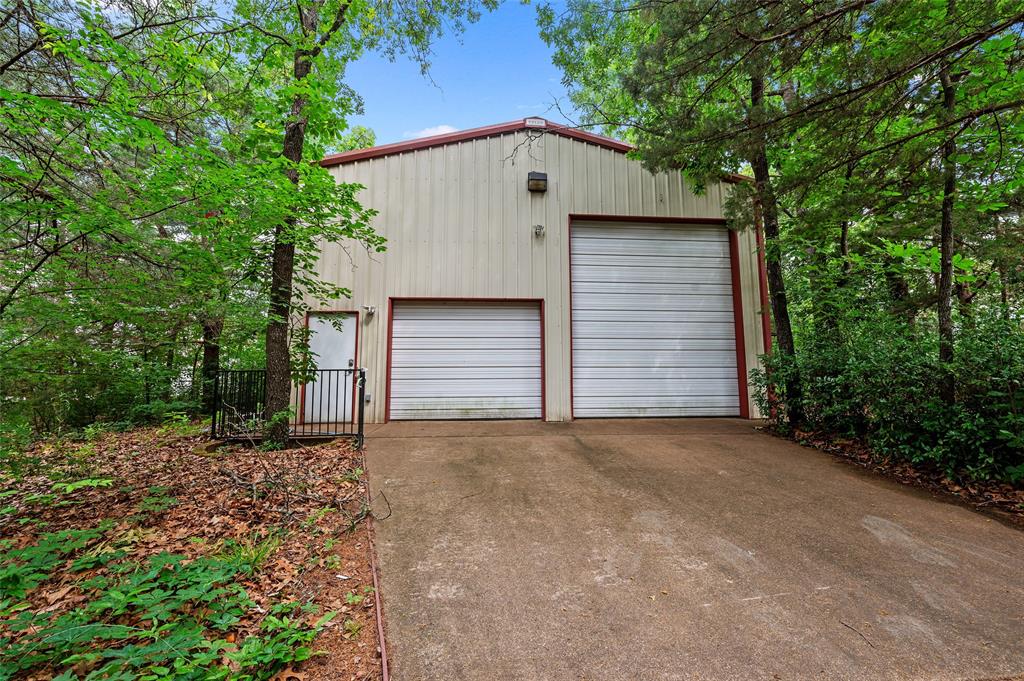 605 County Road 2310 Property Photo 4