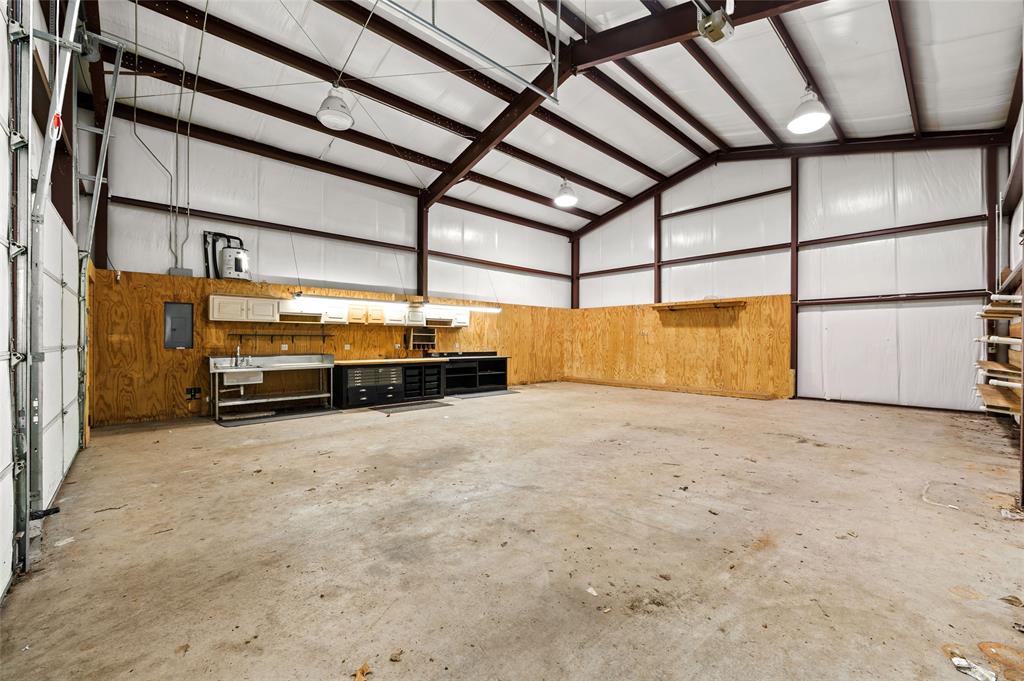 605 County Road 2310 Property Photo 5