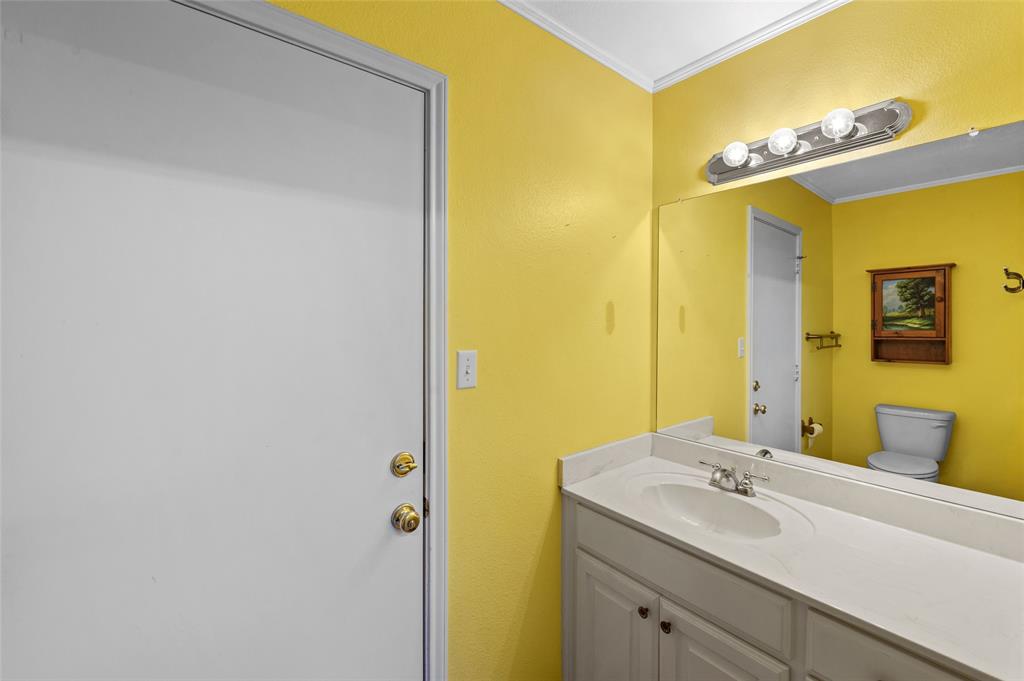 605 County Road 2310 Property Photo 14