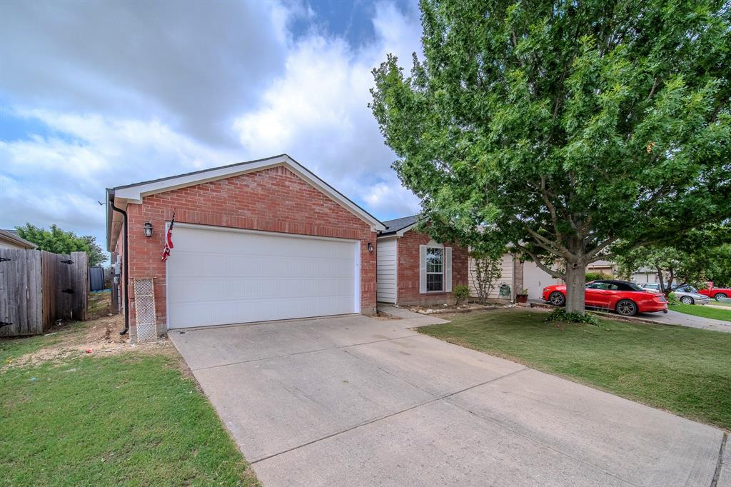 2037 Cedar Trail Property Photo 2