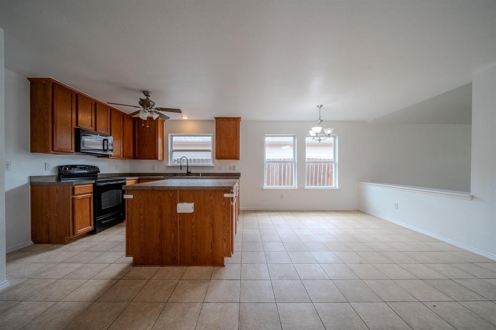 2037 Cedar Trail Property Photo 5