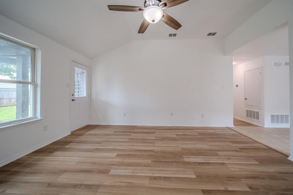 2037 Cedar Trail Property Photo 10
