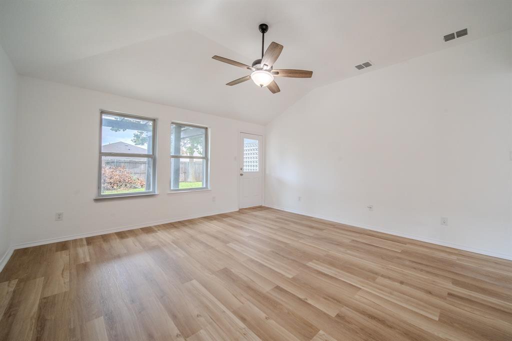 2037 Cedar Trail Property Photo 12