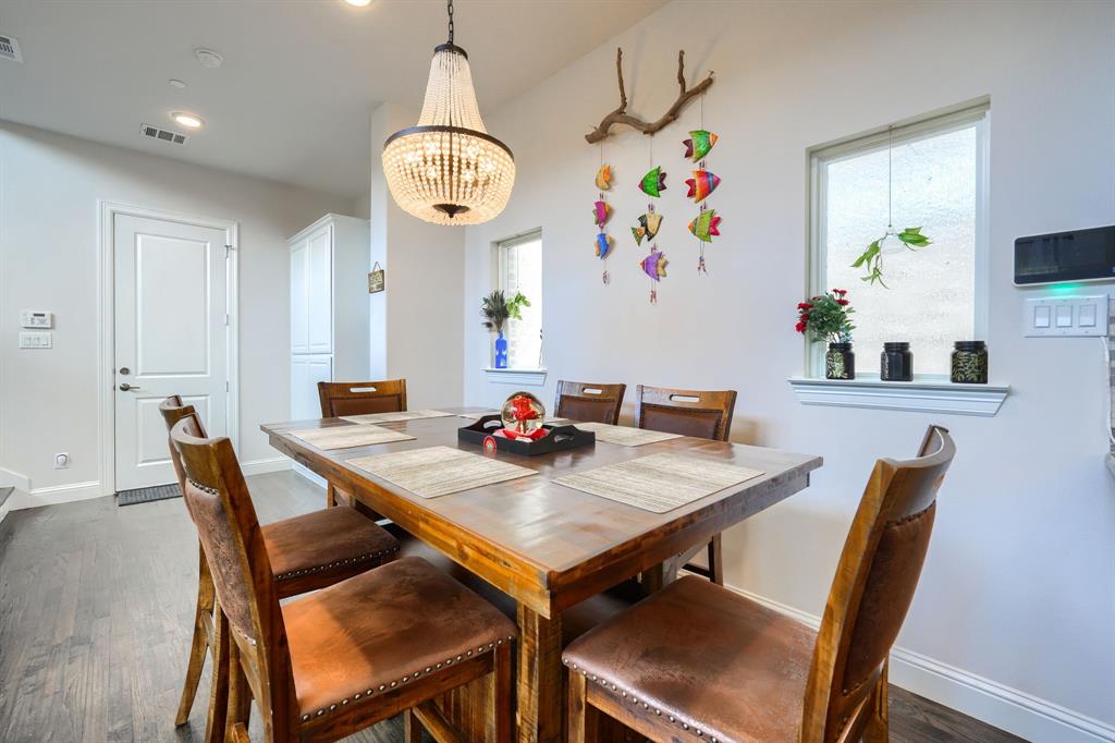 1037 Sarah Street Property Photo 17