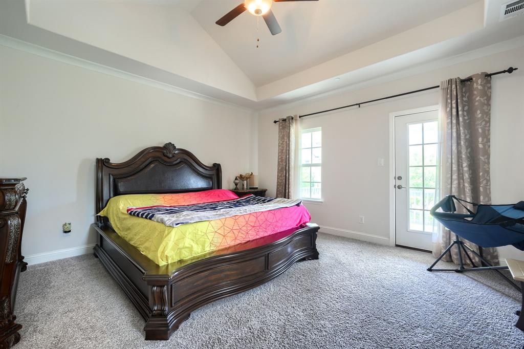 1037 Sarah Street Property Photo 24