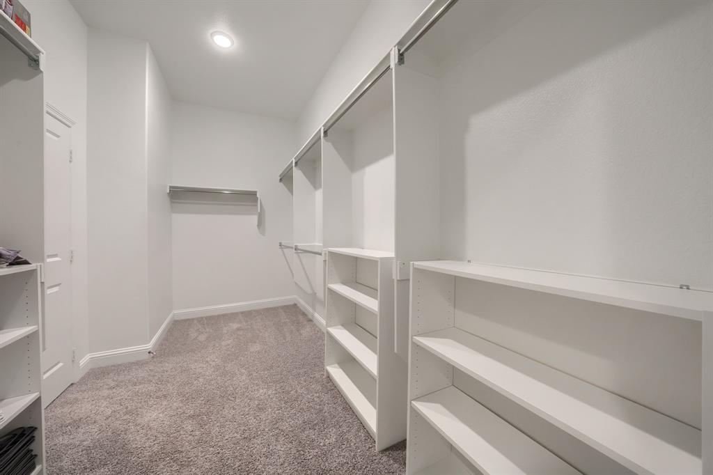 1037 Sarah Street Property Photo 26