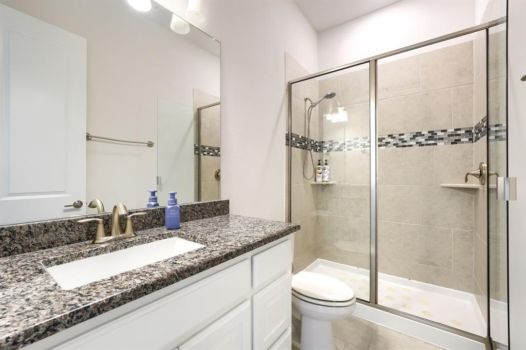 1037 Sarah Street Property Photo 27