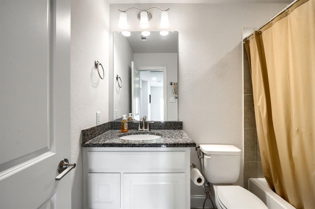 1037 Sarah Street Property Photo 28