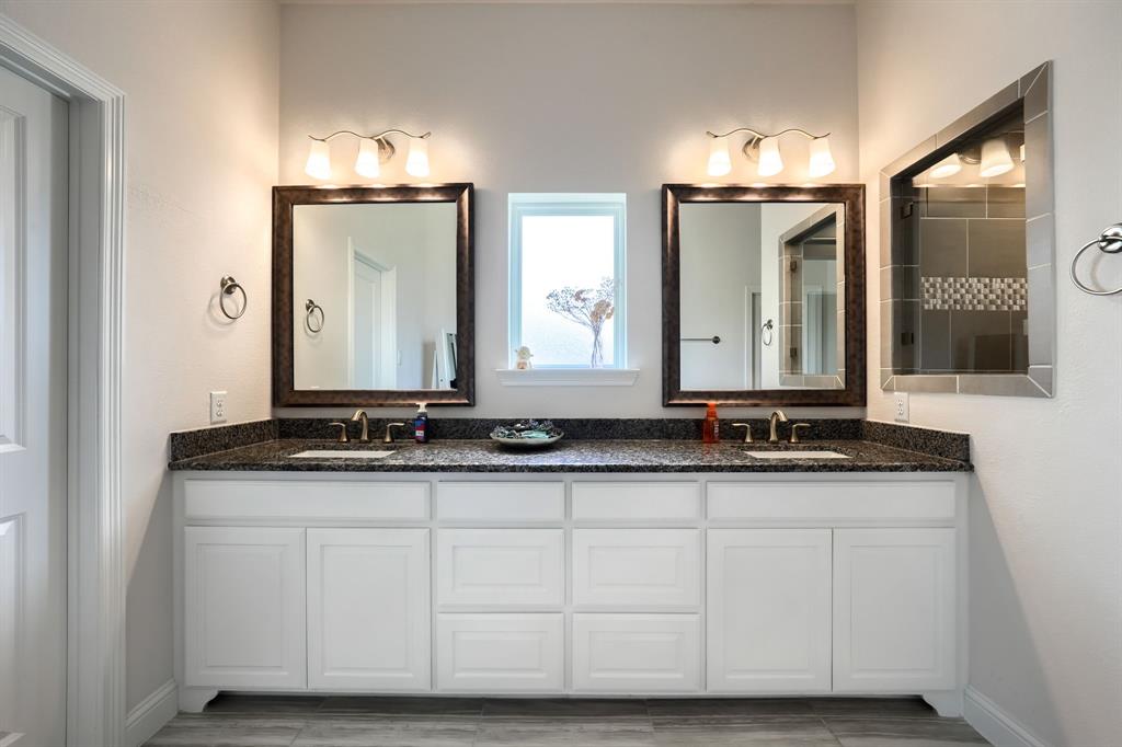 1037 Sarah Street Property Photo 29