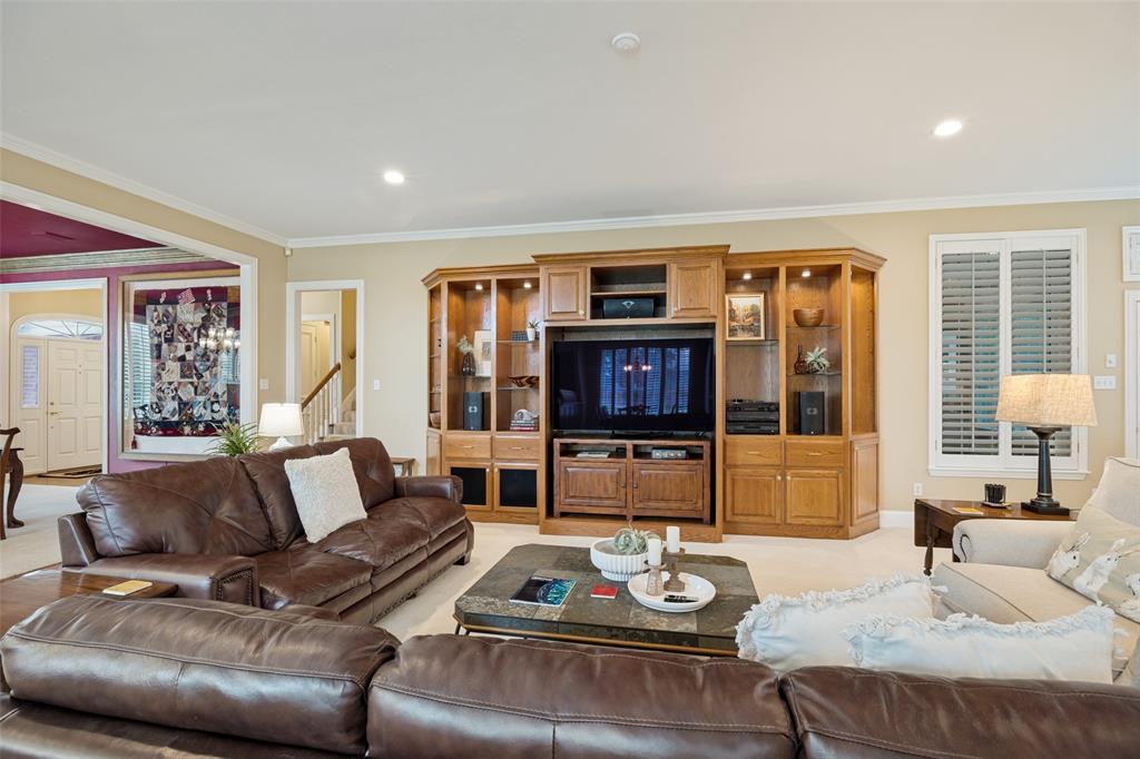 6404 Creekside Drive Property Photo 5