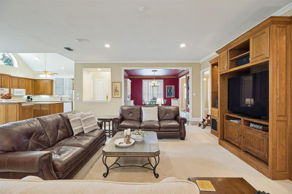 6404 Creekside Drive Property Photo 6