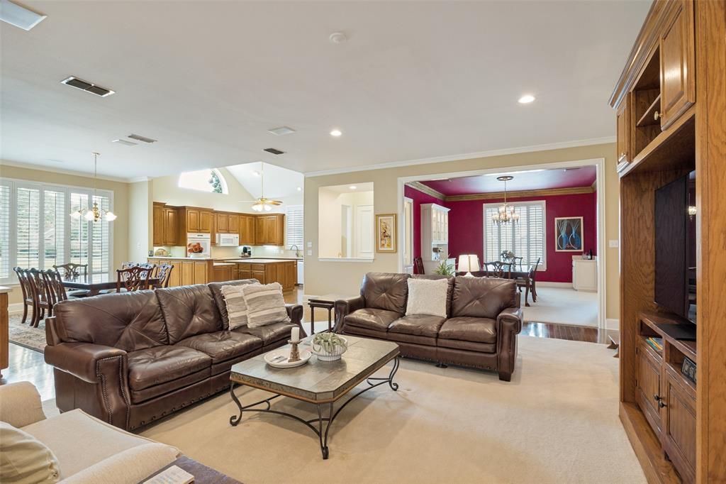 6404 Creekside Drive Property Photo 7