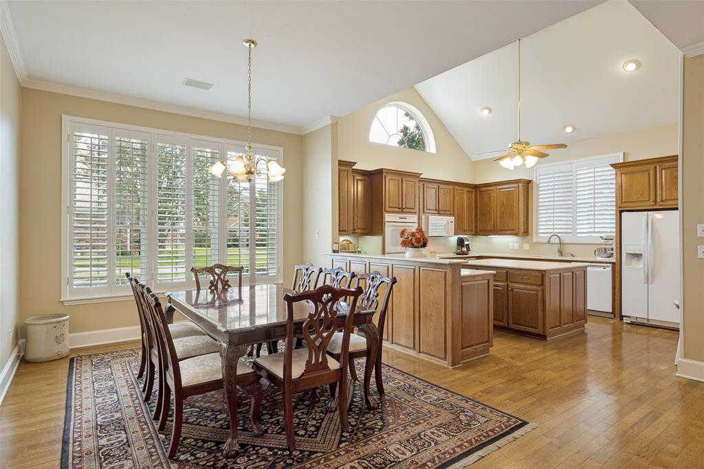 6404 Creekside Drive Property Photo 8